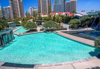 Private Apartments At Q1 - Hotel Accommodation 1