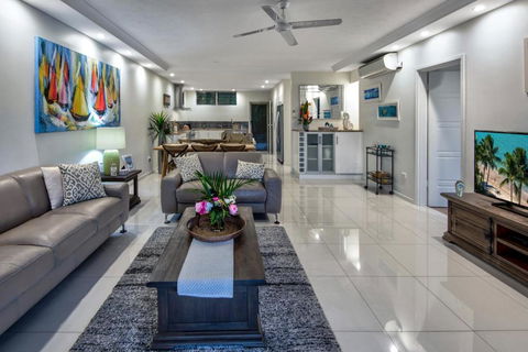 Superior Poinciana 011 On Hamilton Island - Hotel Accommodation 4