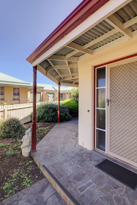 Avalon Cottage - Hotel Accommodation 0