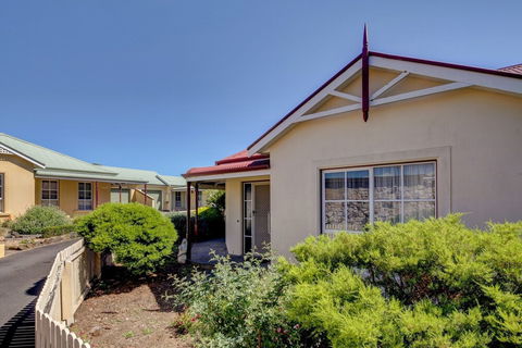 Avalon Cottage - Hotel Accommodation 1