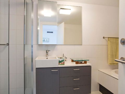 LORNE CHALET APARTMENT 10 Ask About Midweek Deals - Hotel Accommodation 2