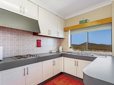 Adriana 10 Shoal Bay - Hotel Accommodation 1