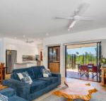 Bayvilla 4 at the Beach - Hotel Accommodation