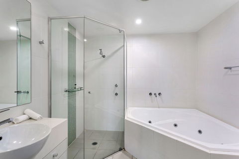 Pacific Blue Apartment 244 / 265 Sandy Point Rd - Hotel Accommodation 2