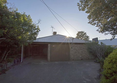 LOCKINGTON - Hotel Accommodation 2