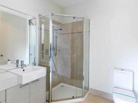 ONE LEVEL At BROADBEACH RESORT - Hotel Accommodation 3