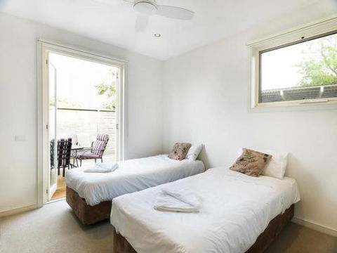 ONE LEVEL At BROADBEACH RESORT - Hotel Accommodation 6