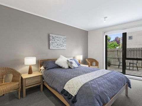 APARTMENT 23 PACIFIC APARTMENTS Sit On The Deck & Soak In The View - Hotel Accommodation 2