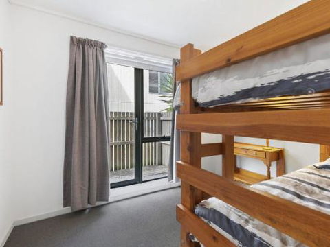 APARTMENT 23 PACIFIC APARTMENTS Sit On The Deck & Soak In The View - Hotel Accommodation 1