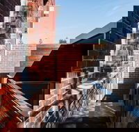 The Architects Warehouse Apartment on Mouat Fremantle - Hotel Accommodation