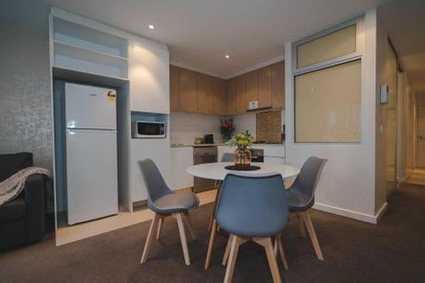 Infinity On Morphett In The Heart Of The Cbd Wifi Nespresso Netflix - Hotel Accommodation 1