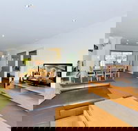 Del Mar 2 - Hotel Accommodation