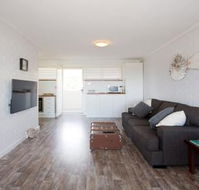 Vista Fremantle Apartment with a View - Hotel Accommodation