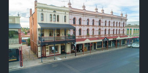 Grand & Central On George Unique Opulent - Hotel Accommodation 2