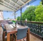 Grand  Central on George Unique Opulent - Hotel Accommodation