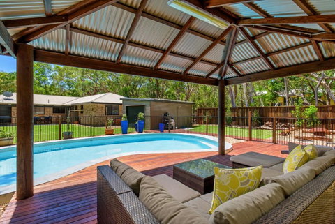 13 Orania Court Rainbow Shores Pool Sleeps 8 Air Conditioning Fire Pit - Hotel Accommodation 1
