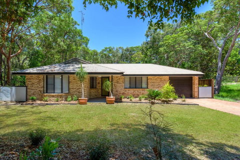 13 Orania Court Rainbow Shores Pool Sleeps 8 Air Conditioning Fire Pit - Hotel Accommodation 6