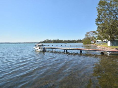Morisset Waterfront 1bdr Studio Looking Over Trinity Marina - Hotel Accommodation 4