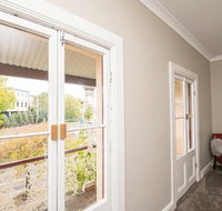 Heritage Bowen Terrace 3 Bed 2 Bath Walk to CBD - Hotel Accommodation