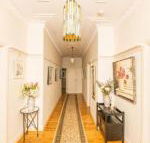 Hillside Cottage  Comfy Spacious Walk to CBD  Stannies - Hotel Accommodation