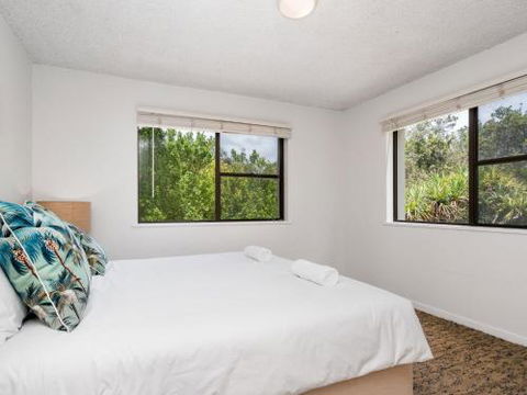 EAST COAST ESCAPES Byron Beachfront - Hotel Accommodation 0