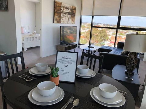 BHB Panoramic View -Wifi Netflix Parking - Hotel Accommodation 5