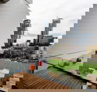 Sky 1 BDR South Yarra Apartment - Hotel Accommodation