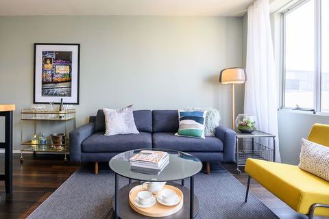 LUCY Laneway Art Fed Square Bars & Flinderst St. Station - Hotel Accommodation 3
