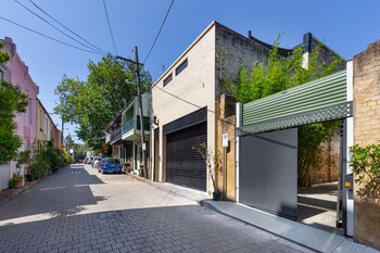 Ultimo 1 Bed. Furnished House W Parking - Hotel Accommodation 0