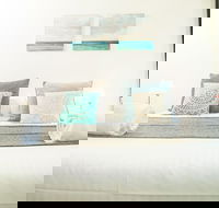 Modern And Chic Apartment Next To Parramatta Station - Hotel Accommodation