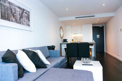 Sophisticated Modern Pad - Hotel Accommodation 6