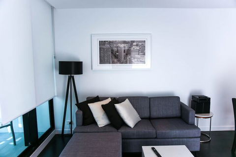 Sophisticated Modern Pad - Hotel Accommodation 0