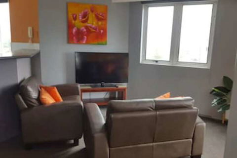 Affordable Unit Minutes To The Heart Of Surfers Paradise - Hotel Accommodation 0