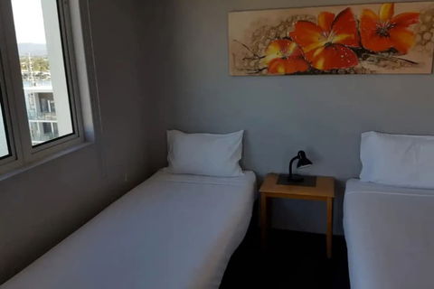 Affordable Unit Minutes To The Heart Of Surfers Paradise - Hotel Accommodation 5