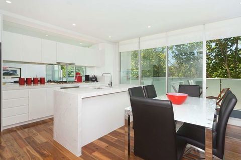 Apartment On Broadway - Hotel Accommodation 2
