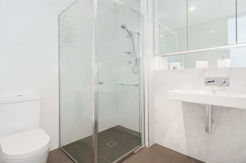 Apartment On Broadway - Hotel Accommodation 4