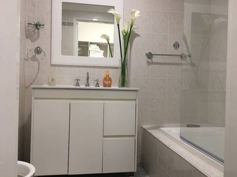 Urban Escape Parramatta - Hotel Accommodation 1