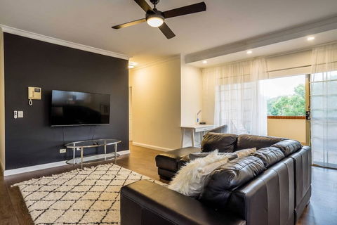 Urban Escape Parramatta - Hotel Accommodation 5