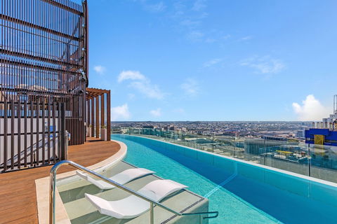FV Dream 2 BED Apt+ Pool+ Free Parking Qfv211-16 - Hotel Accommodation 3