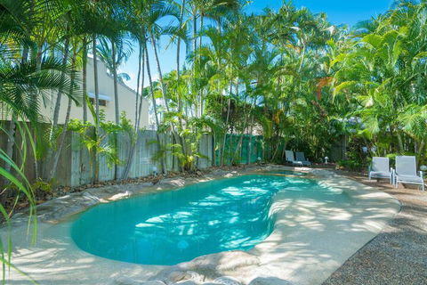 Noosa Outrigger Beach Resort - Hotel Accommodation 3