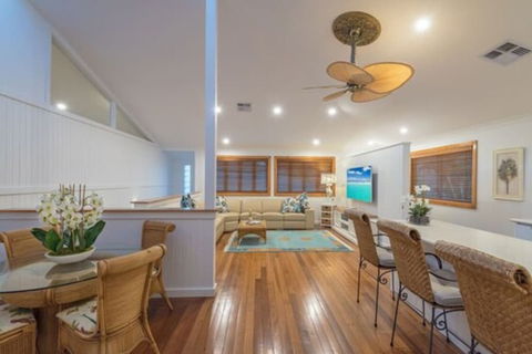 Noosa Outrigger Beach Resort - Hotel Accommodation 4
