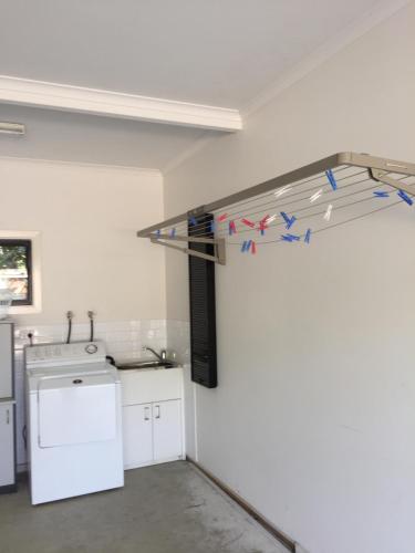 Central Cowes Family Townhouses - Hotel Accommodation 5