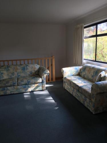 Central Cowes Family Townhouses - Hotel Accommodation 2