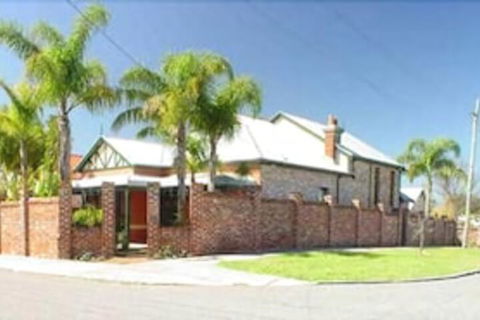 Above Bored Bed & Breakfast - Hotel Accommodation 1