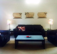 Australian Home Away at East Doncaster George - Hotel Accommodation