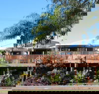 Five 3 Five - The Beachside Barracks - Hotel Accommodation
