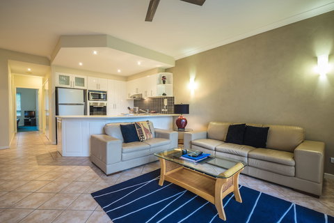 Currumbin Sands Holiday Apartments - Hotel Accommodation 5