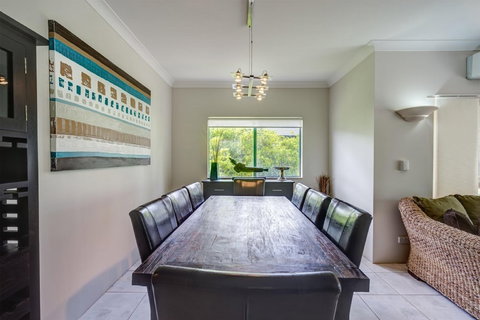 Currumbin Sands Holiday Apartments - Hotel Accommodation 6