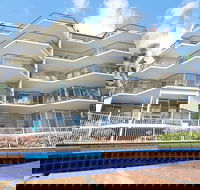 Bayview Beach Holiday Apartments - Hotel Accommodation