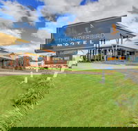 Thunderbird Motel - Hotel Accommodation